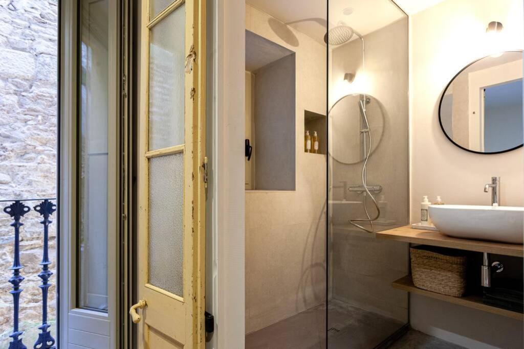 Velo Vern 1 Beautiful New Apartment 2 Bed Ensuite Girona Exterior photo